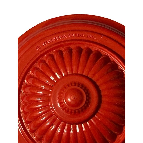 Vintage 1983 Hallmark Many Faces Of Santa Metal Christmas Ornament - Picture 5 of 6